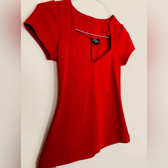 Red Form Fitting Blouse - Picture 1 of 4